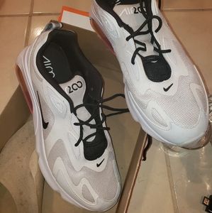 Clean pair of Nike Air200